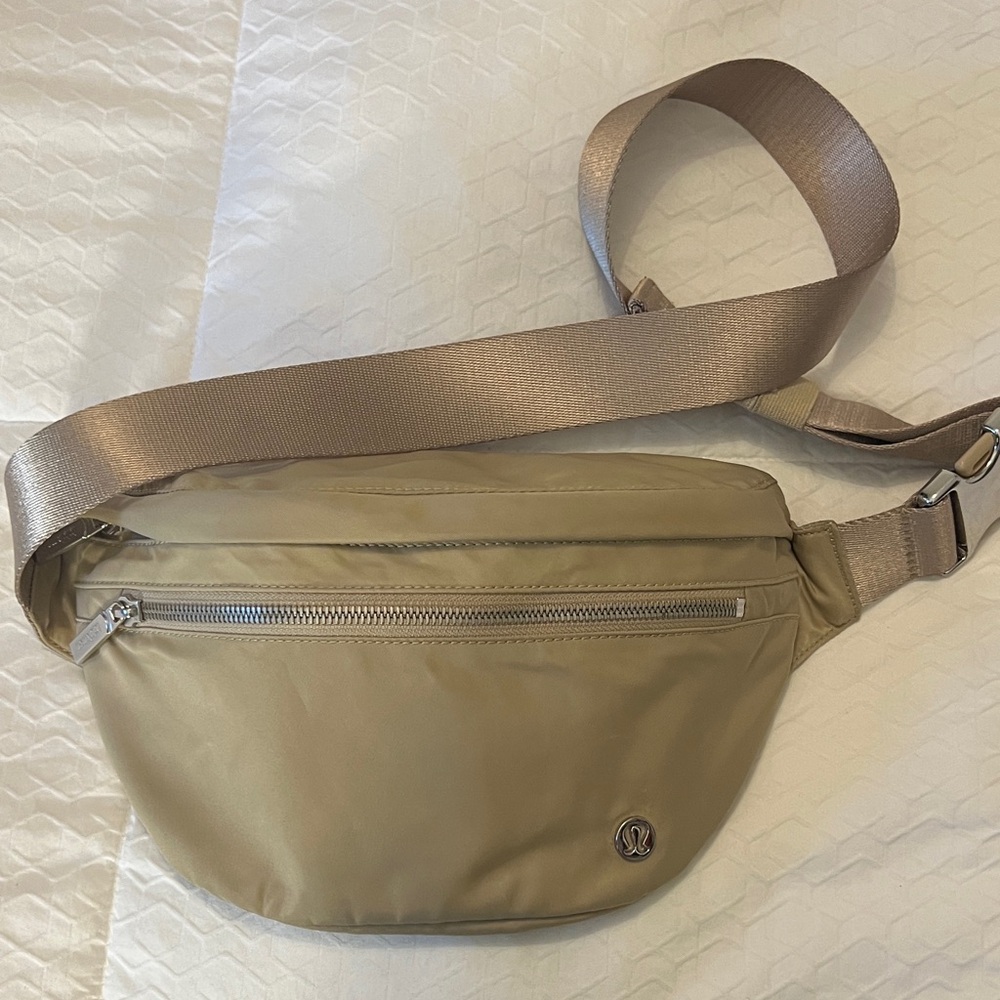 lululemon athletica Beige Belt Bag
